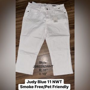 Judy Blue 11 White Capri NWT